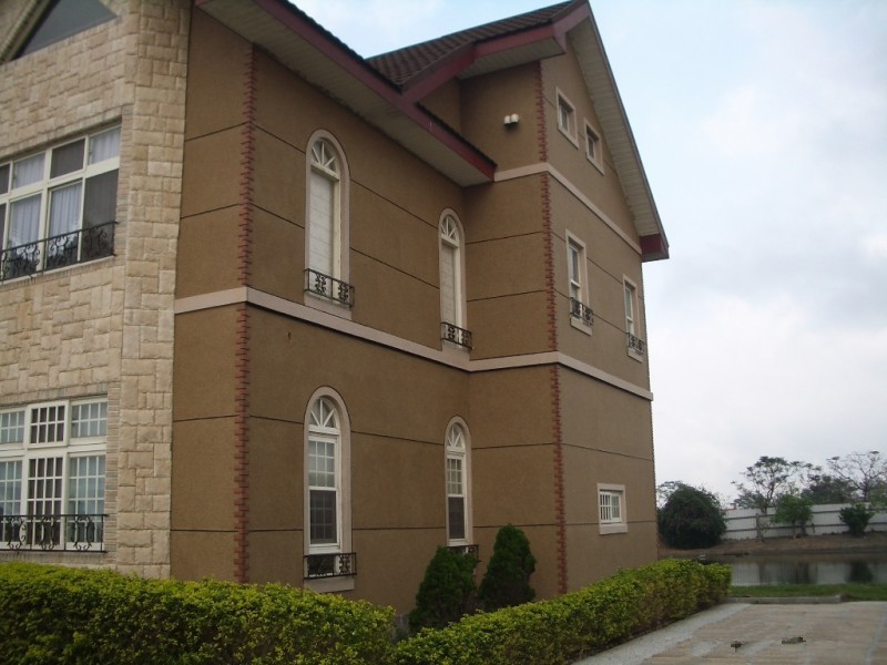 真石漆加水是為了增大噴涂面積？